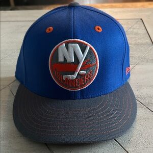 Islanders flex hat